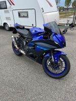 Motorrad Yamaha R7 blau