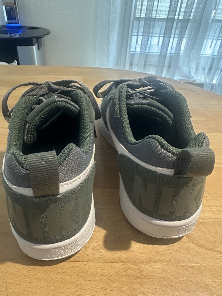 Nike Herrenschuhe: Nike Sneaker  Gr. 38.5 Khaki Top Zustand – Neu (gemäss Beschreibung) aus Liestal von esr_9y9c 1