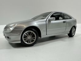 Mercedes-Benz C-Klasse Sportcoupé 1:18, silber, MAISTO