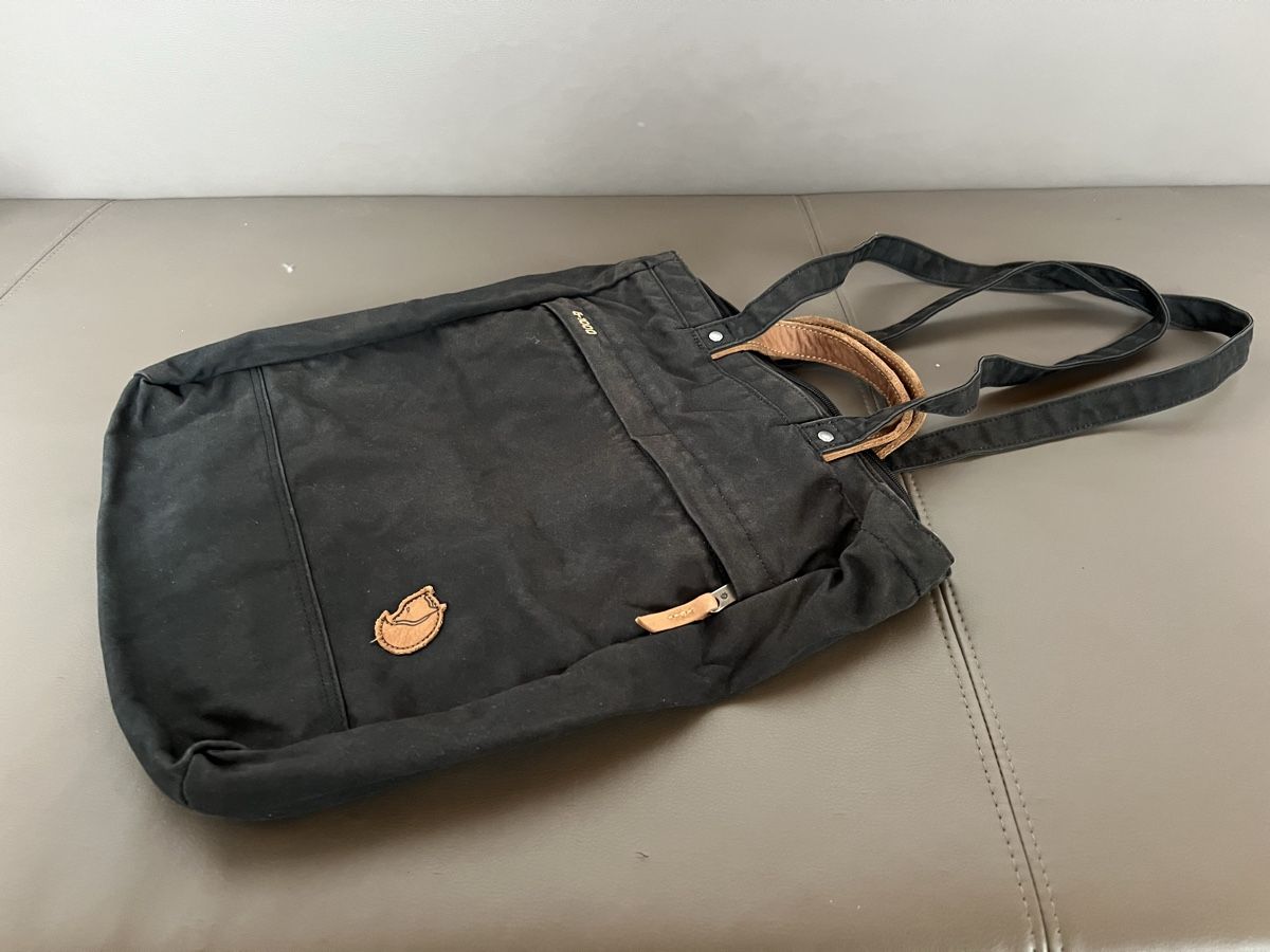 Fjällräven Zaini: Fjällräven Tote Bag, schwarz – Usato da Büsserach venduto da LineCa 2