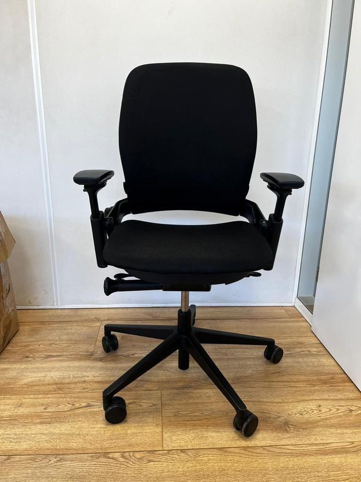 Steelcase Chaises: Refurbished Steelcase Leap V2 Full Option – D'occasion à Purmerend par Offeco 8