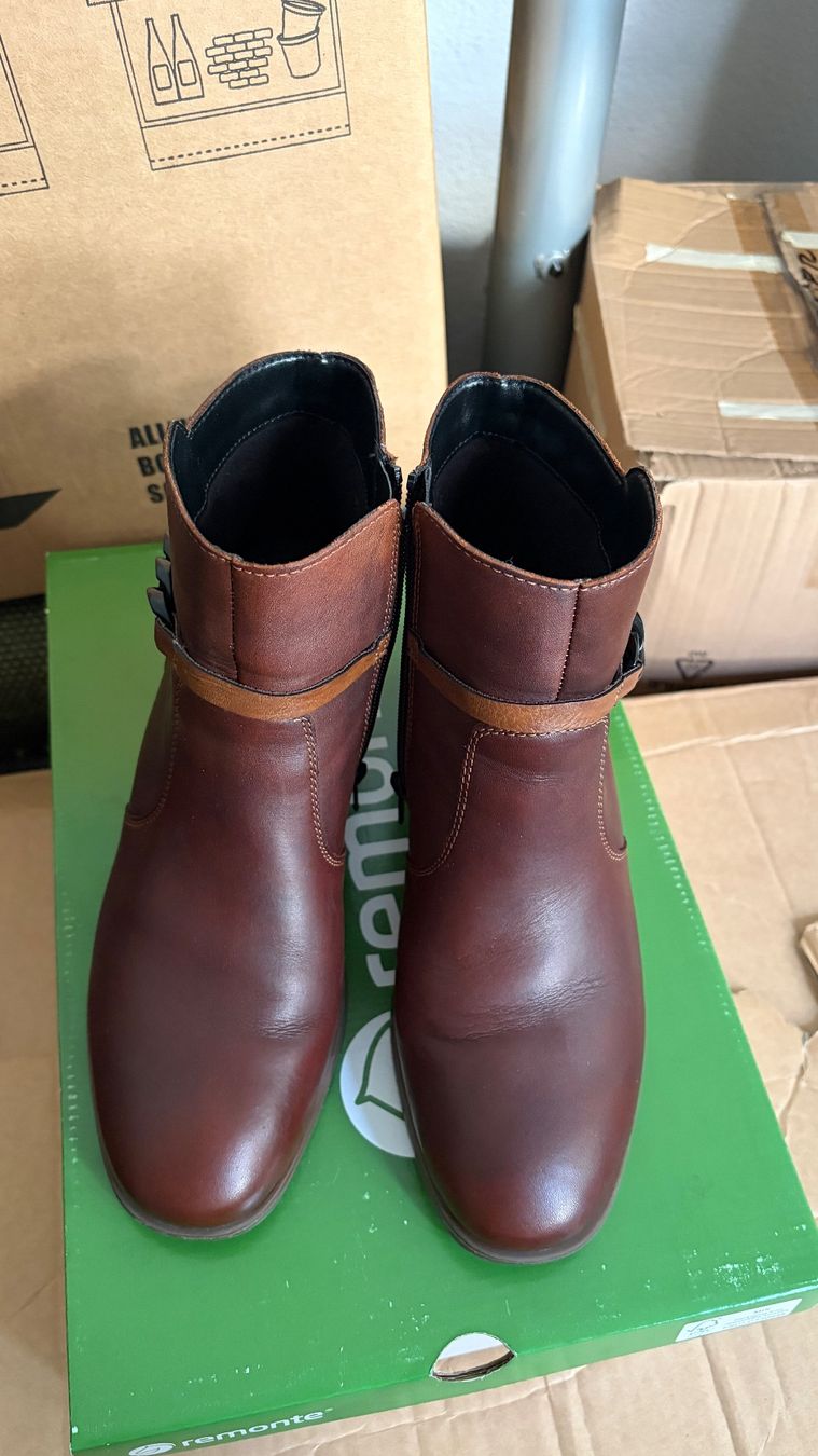 Scarpe da donna: Stiefeletten neu 38 – Nuovo e nell'imballaggio originale da Liestal venduto da Goldart