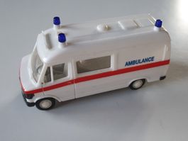 Micro Herpa ambulance Mercedes-Benz 207 D - W. Germany