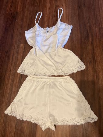 Vannina Vesperinti Paris Nachthemd und Hose 100 Seide Weiss