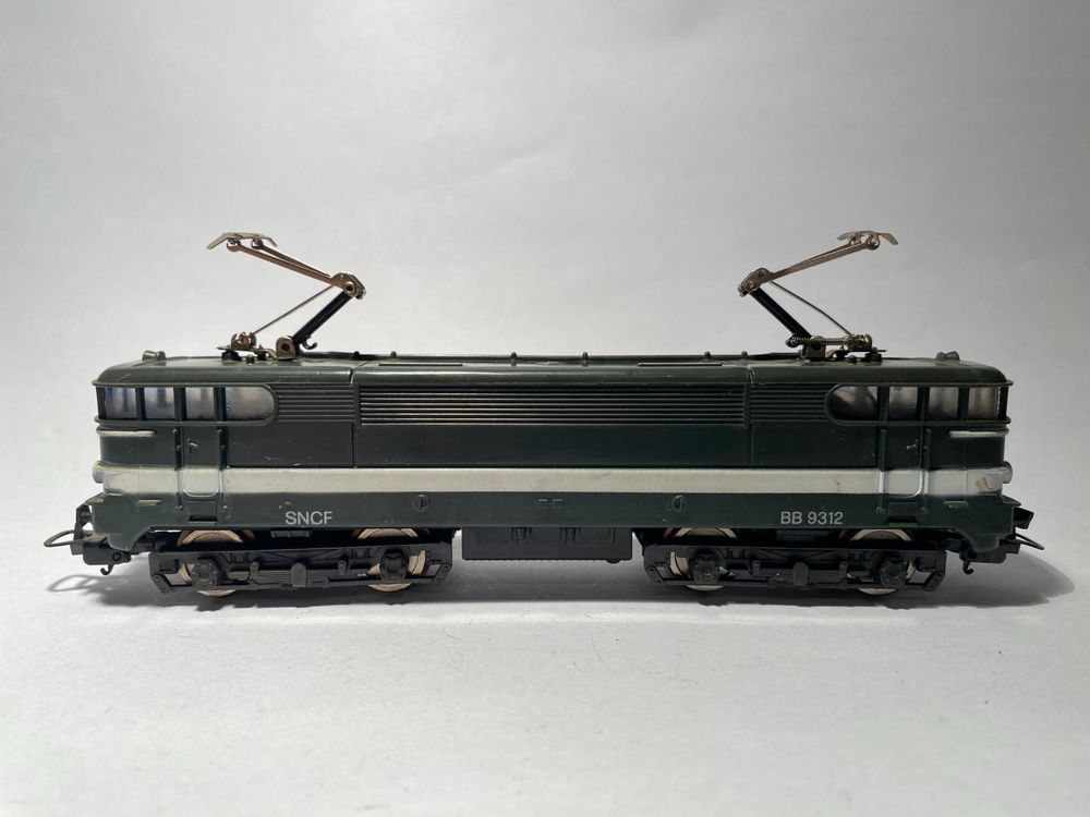 LIMA CAISSE AVEC Pantographes Pour Locomotive Db Br103 110-3 - Echelle H0 1/87 EUR 24,90 - FR