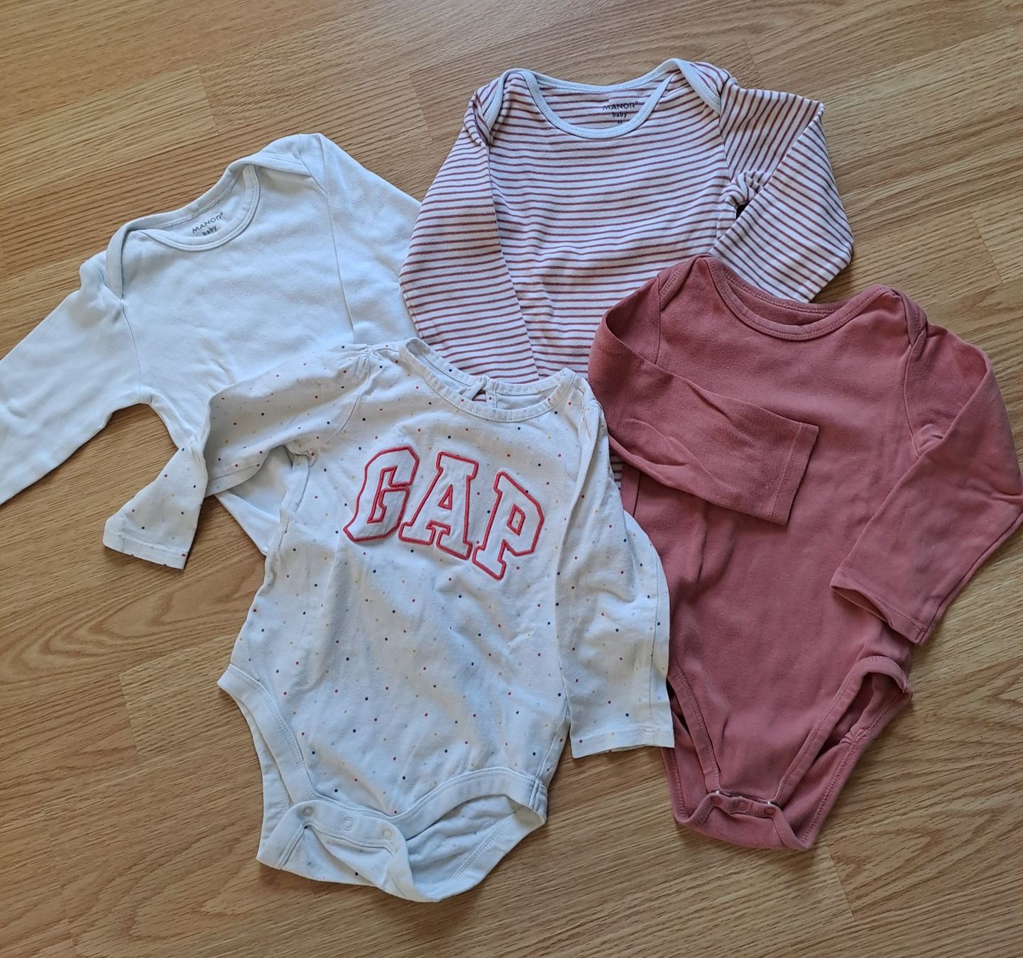 Lotti & Set di vestiti: Langarm-Bodies & Pyjama - Grösse 86 – Usato da Rotkreuz venduto da Blubberli1