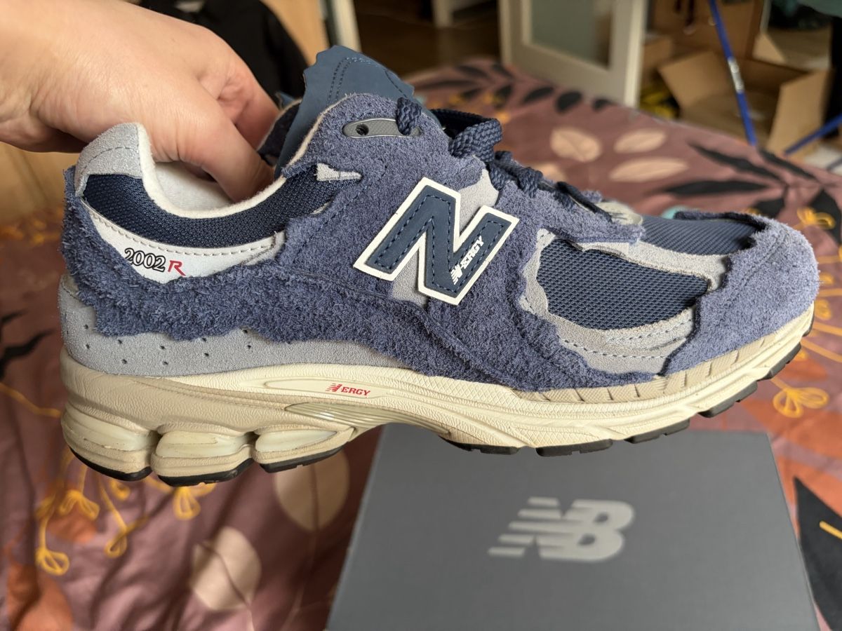 New Balance Herrenschuhe: New Balance 2002r navy/grey 43 EU size – Neu (gemäss Beschreibung) aus Lausanne von san_9d2j 2