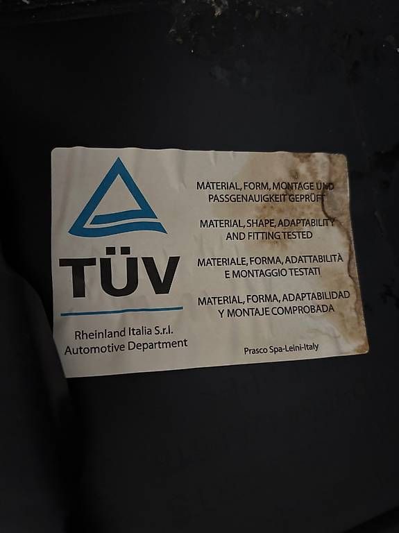 Tutti pezzi di ricambio auto: VW Golf 3 Frontstossstange – Usato da Teufenthal AG venduto da MichaelMeyers 3
