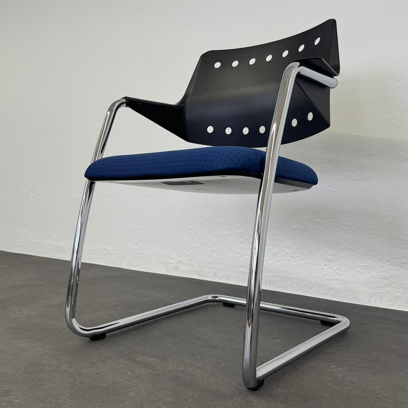 Girsberger Stühle: Girsberger 3300 Freischwinger mit Sitzfläche Stoff Blau - – Gebraucht aus Schönenwerd von mcofficeshop 6