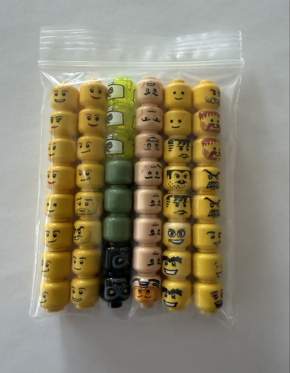 Lego Giocattoli: Lego Minifiguren Köpfe, Mix, 48 Stück – Usato da Rheinfelden venduto da zim_2hqc