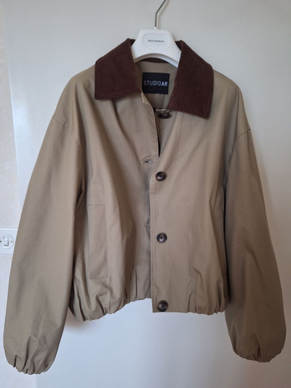 Giacche: Belle veste  – Nuovo (secondo la descrizione) da Genève venduto da dom_cy7z