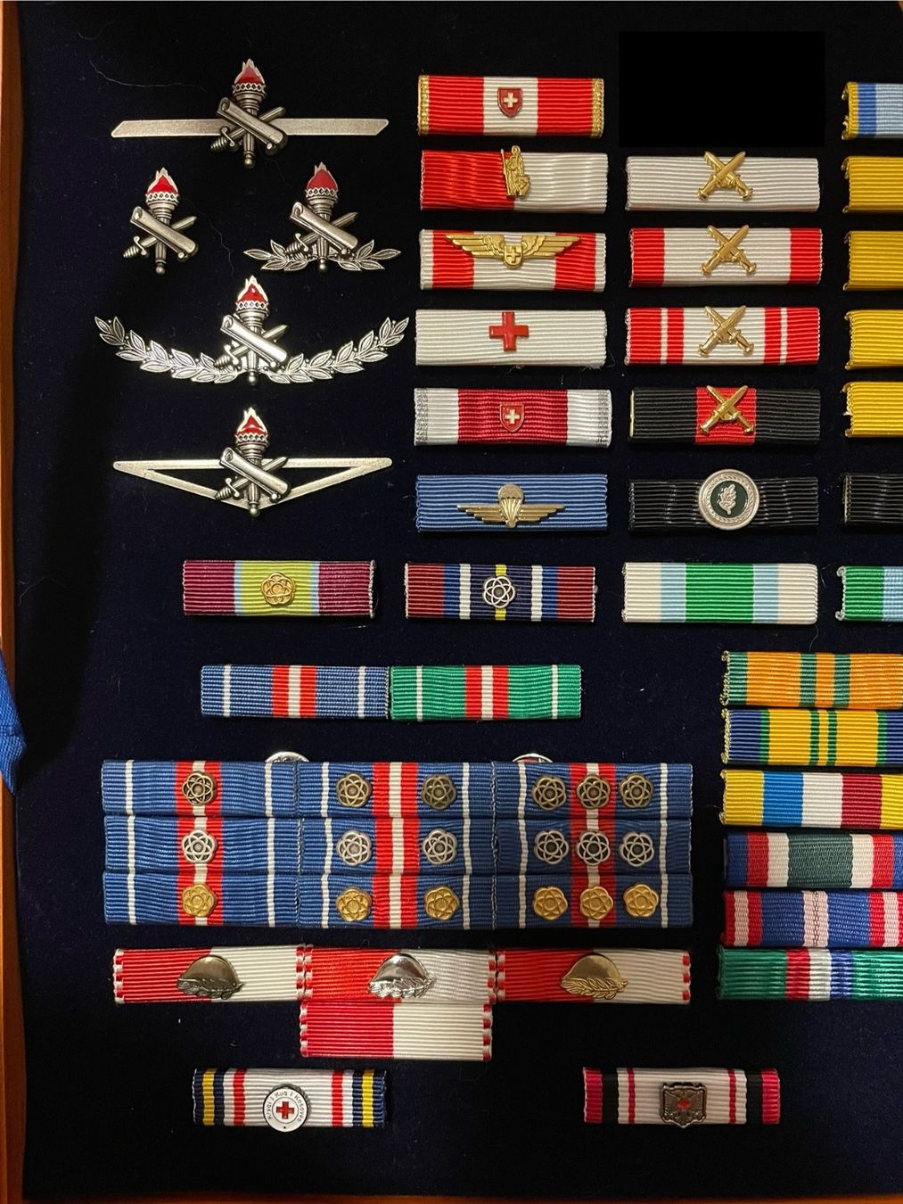 Schweizer Armee Placchette & Badge: Abzeichen & Ribbon Set Armee – Usato da Basel venduto da OrdenMax 3