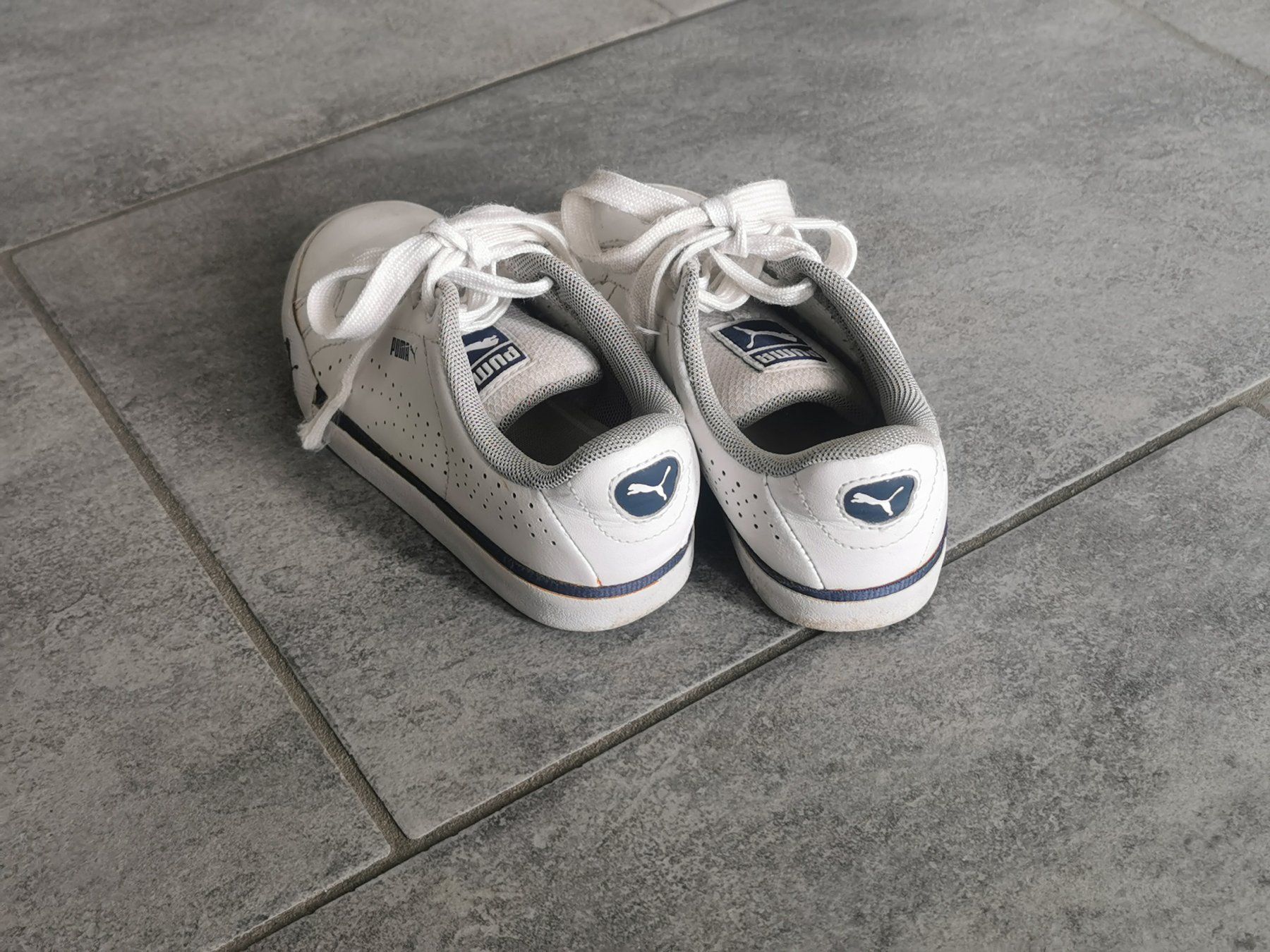 Puma Chaussures garçon: Kinder Puma Turnschuhe Gr. 30 – D'occasion à Herzogenbuchsee par knisteri 1