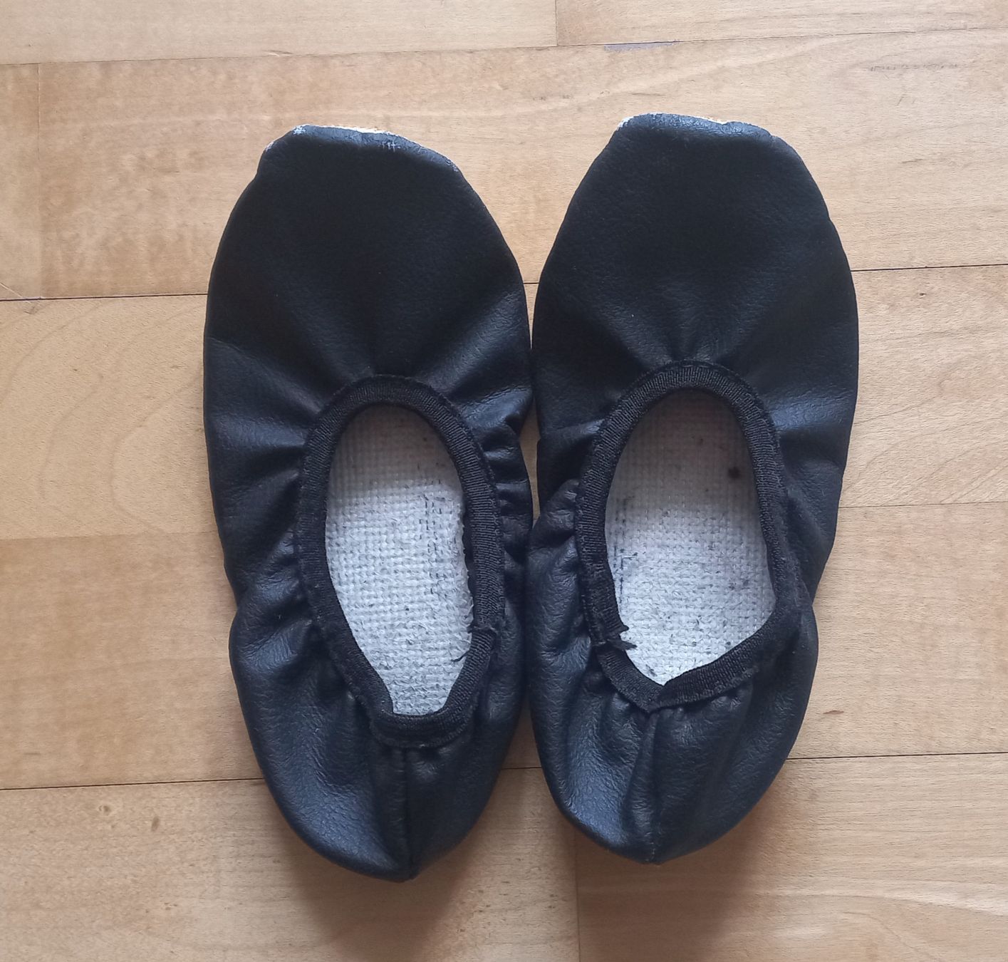 Scarpe per ragazzi: Turntäppeli Gr.25 – Usato da St. Margrethen SG venduto da SamusAran