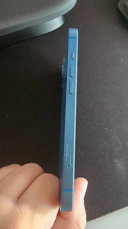 Telefoni cellulari / Smartphones: iPhone 13 - 128 GB – Usato da Cham venduto da ajdinzutic 3