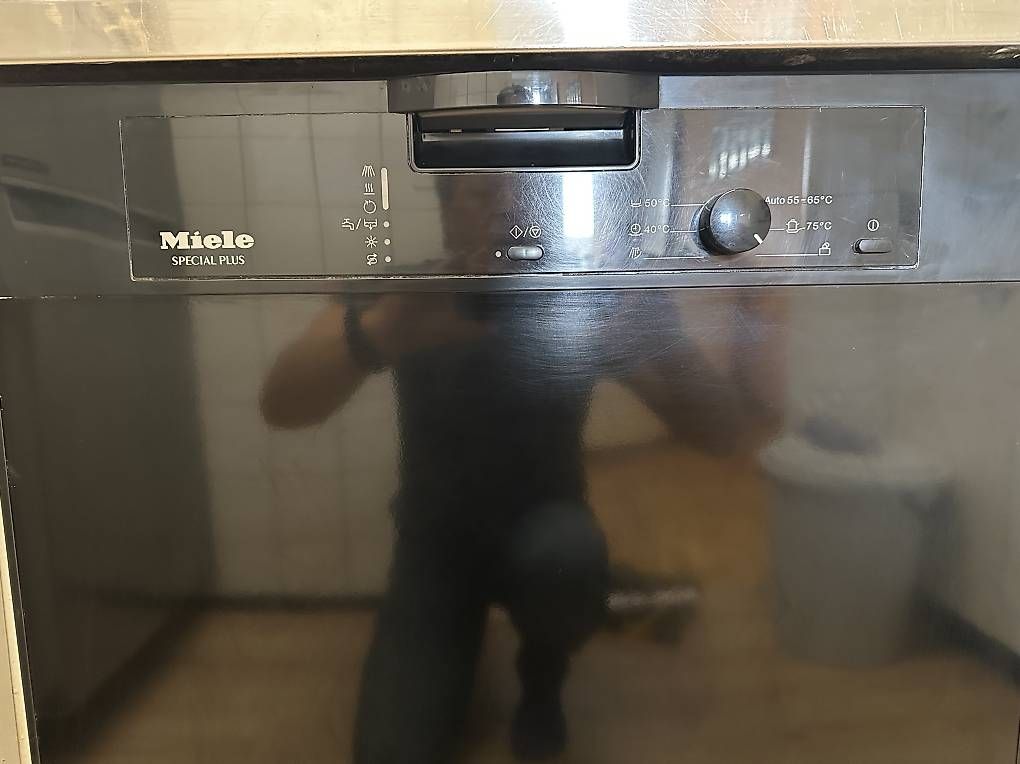 Machines à laver la vaisselle: À vendre lave-vaisselle Miele spécial plus – D'occasion à neuchatel par Amontei 4