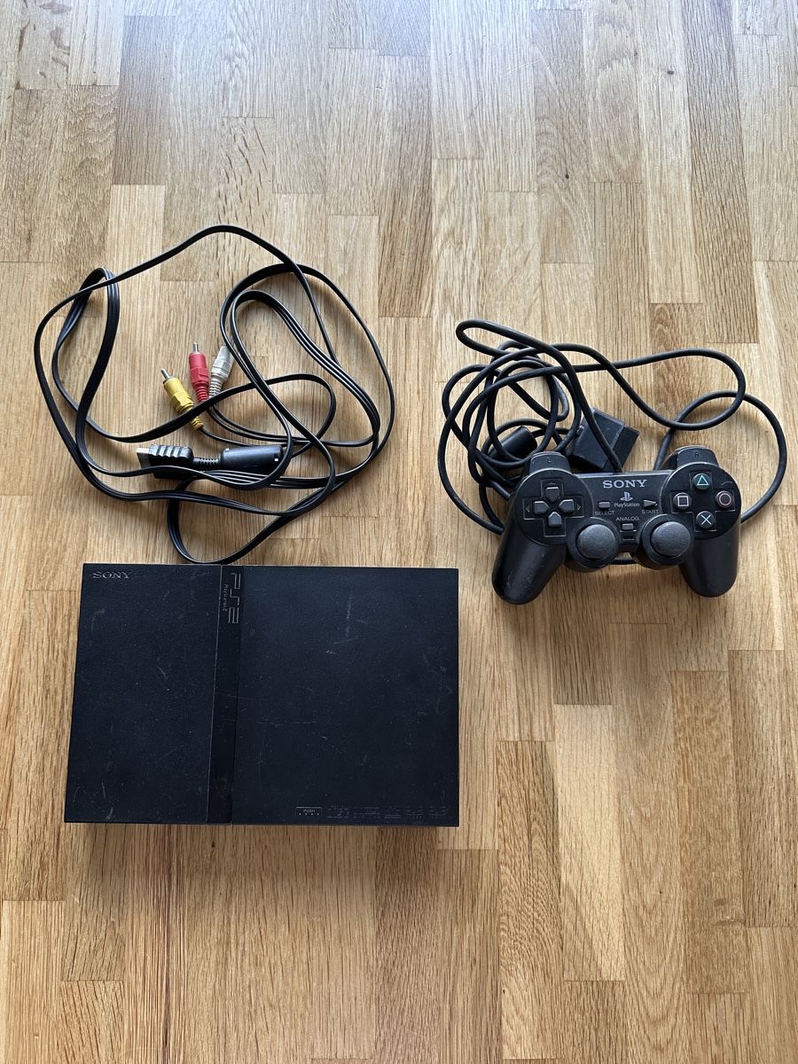 Sony Console: PlayStation 2 Slim mit Controller und Kabel – Usato da Oberengstringen venduto da sasej