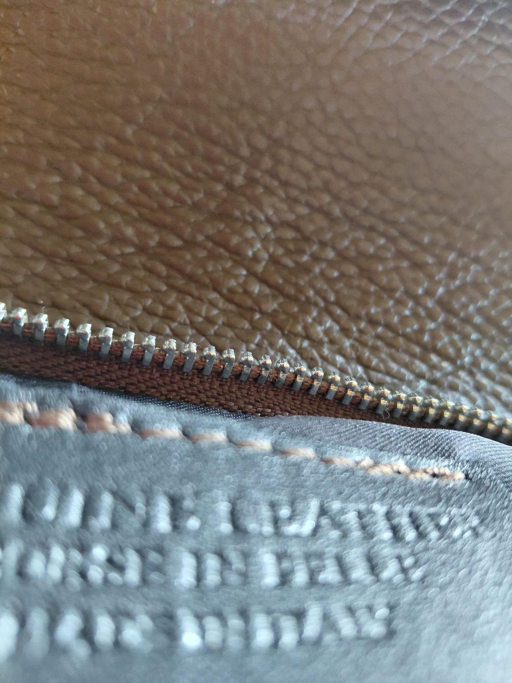 Altro in  Abbigliamento & Accessori: petit sac  Italien  – Nuovo e nell'imballaggio originale da Veyras venduto da yonel78 1