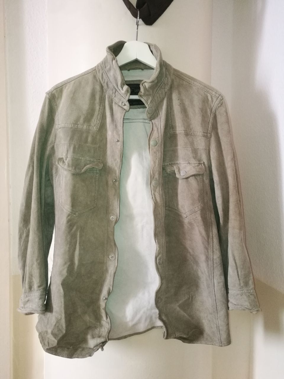 Vestes: Chemise en cuir All Saints M – D'occasion à Marin-Epagnier par LesEscaliers