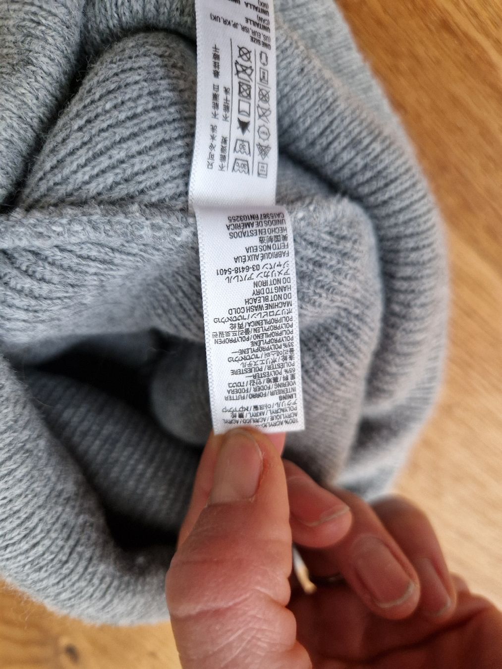 Copricapi, berretti & cappellini: Beanie von American Apparel – Usato da Eschenbach SG venduto da SanFranciscoCalifornia 2