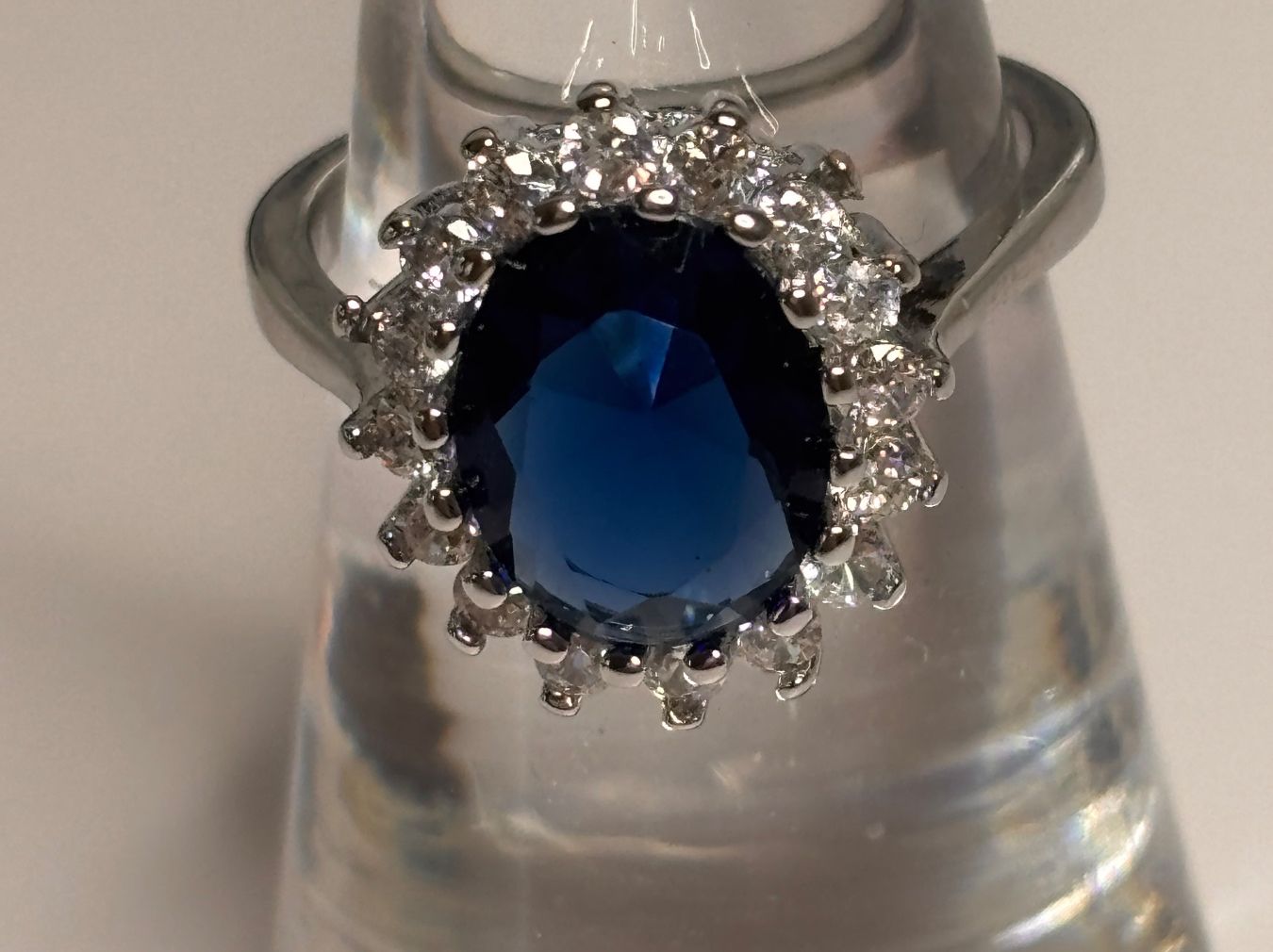 Anelli: Bague saphir et halo de brillants – Nuovo (secondo la descrizione) da Lausanne venduto da mel2dreams 2