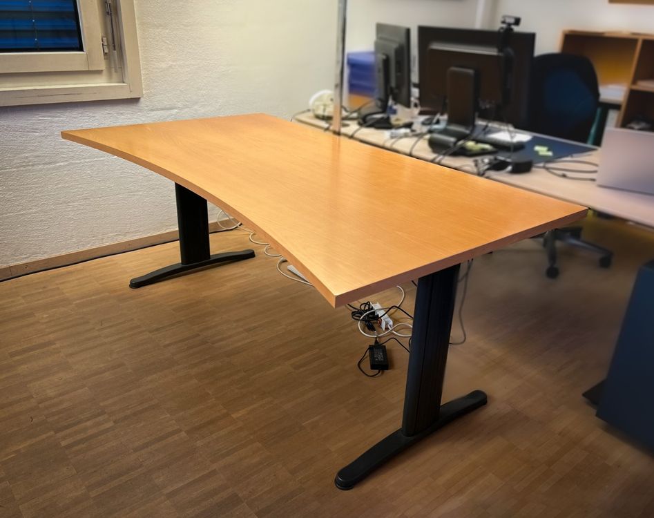 Scrivanie: Bürotisch – Usato da Luzern venduto da Comundo-Luzern