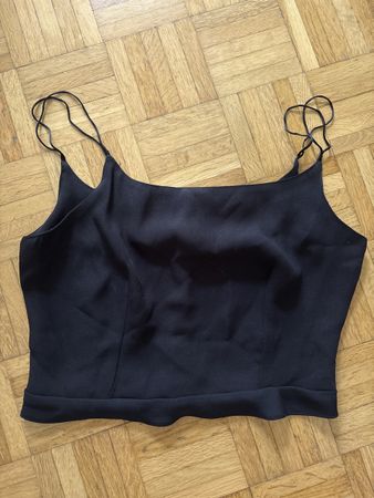 Elegantes Schwarzes Top, mit Reißverschluss am Rücken