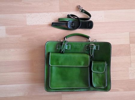 Neuwertige grüne Aktentasche aus Leder