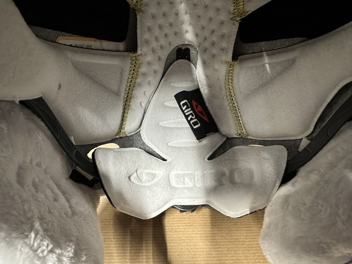 Giro Caschi: Giro Ski snowboard helm – Usato da Alpnach-Dorf venduto da Skai0 1