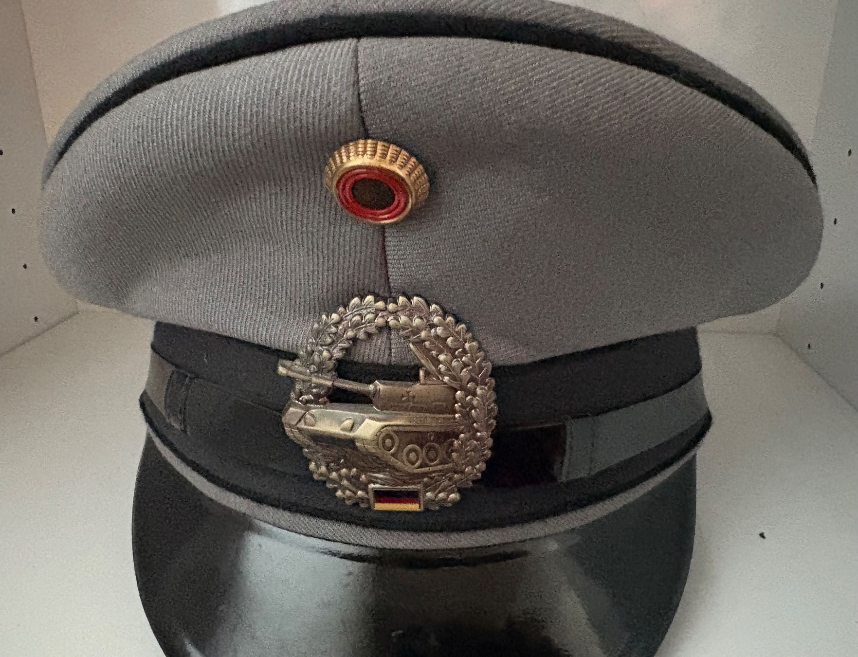 Uniformi: Bundeswehr Uniformmütze Panzer – Usato da Ebnat-Kappel venduto da pourlemerite 1