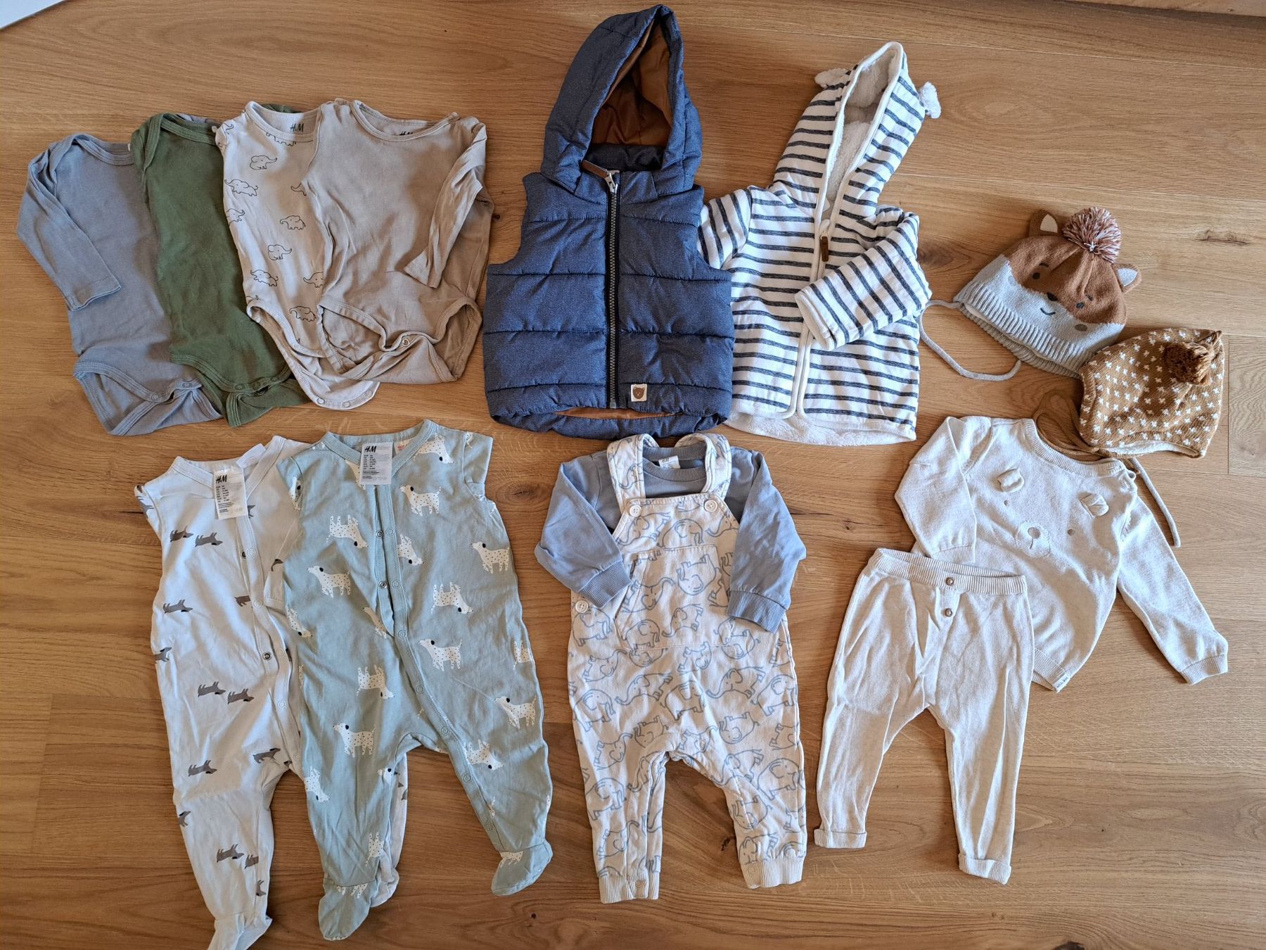 Kleiderpakete & -sets: Kleiderpaket Grösse 68 – Gebraucht aus Maienfeld von Bac_le