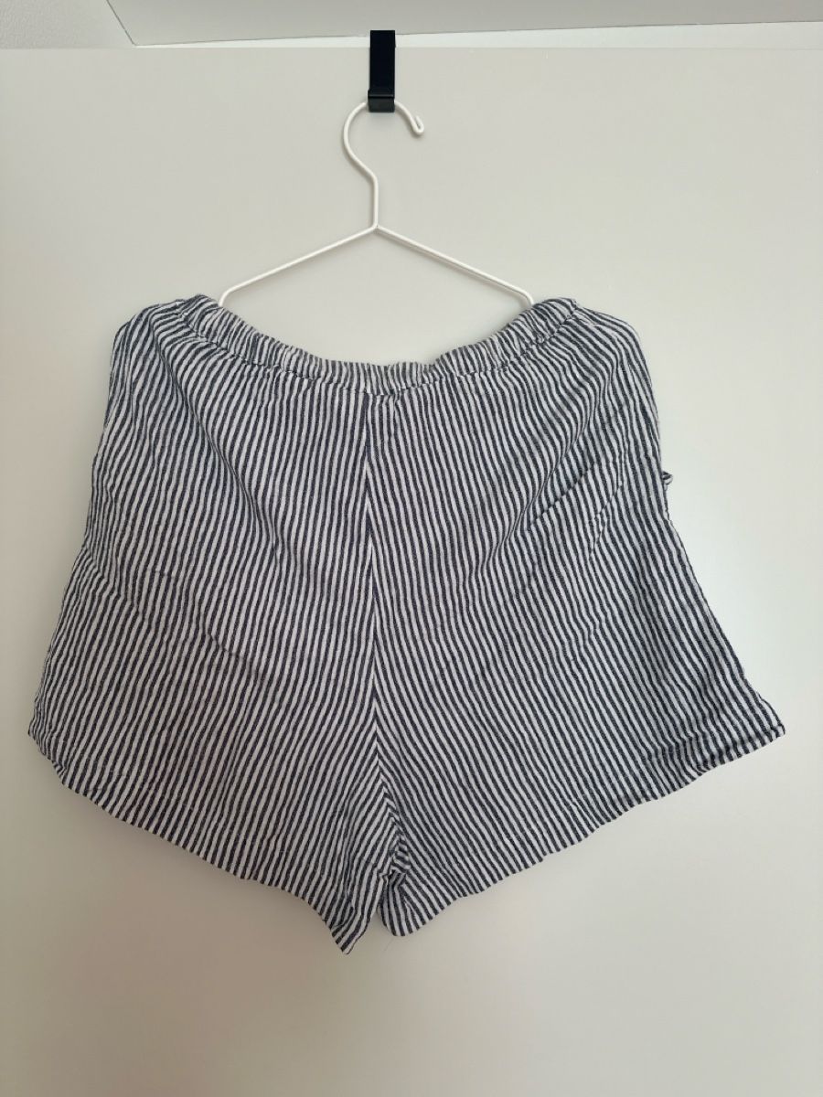 Weekday Hosen: Weekday Shorts – Gebraucht aus Luzern von LauraLynnMeier 2