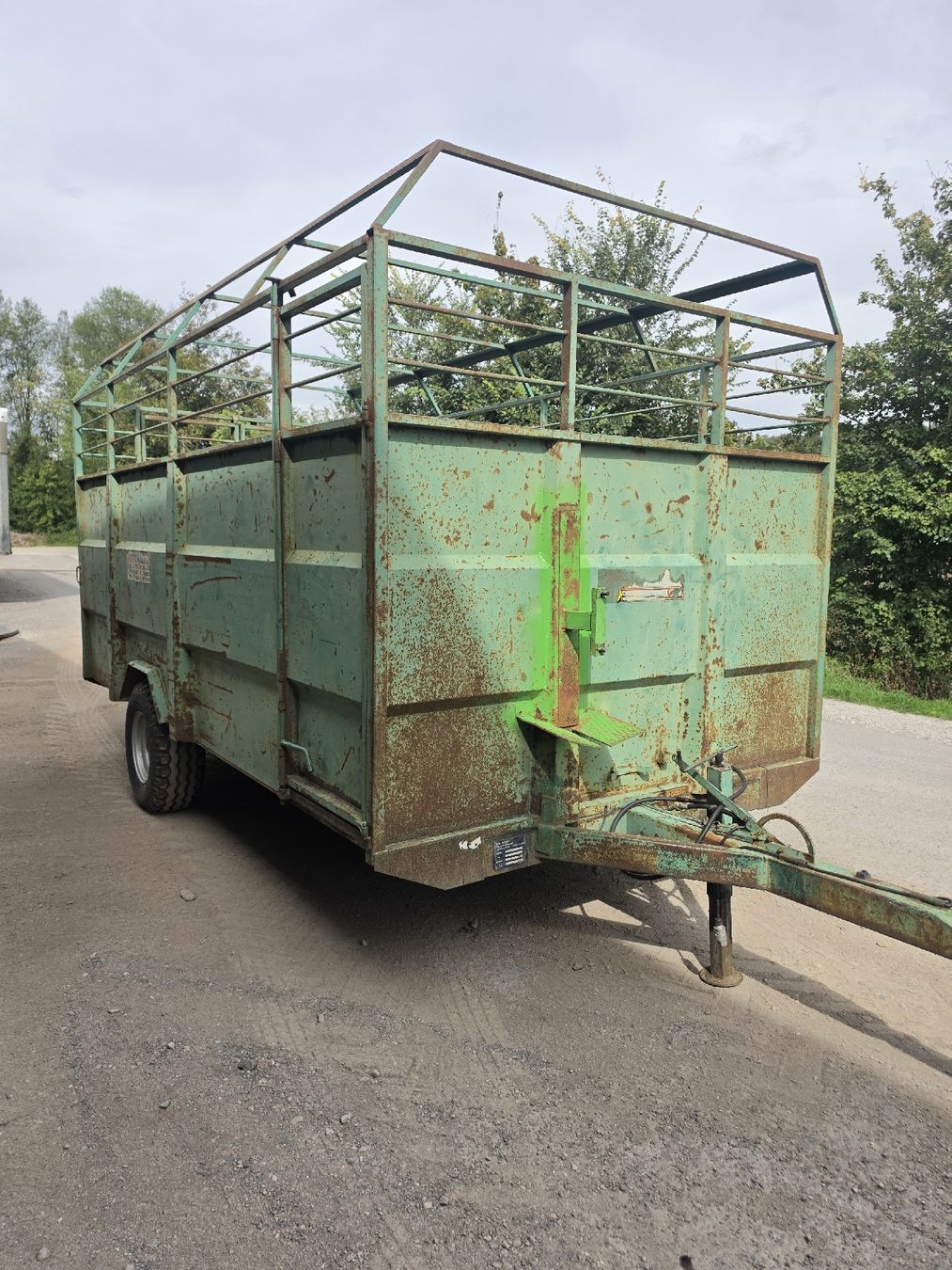 Anhänger: Viehwagen Lyonnet ab 1.-  – Gebraucht aus Flamatt von vek.vek