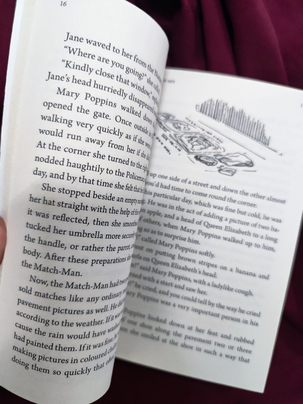 Libri: Mary Poppins P. L. Travers Book Paperback – Usato da Mägenwil venduto da VintageGirly 6