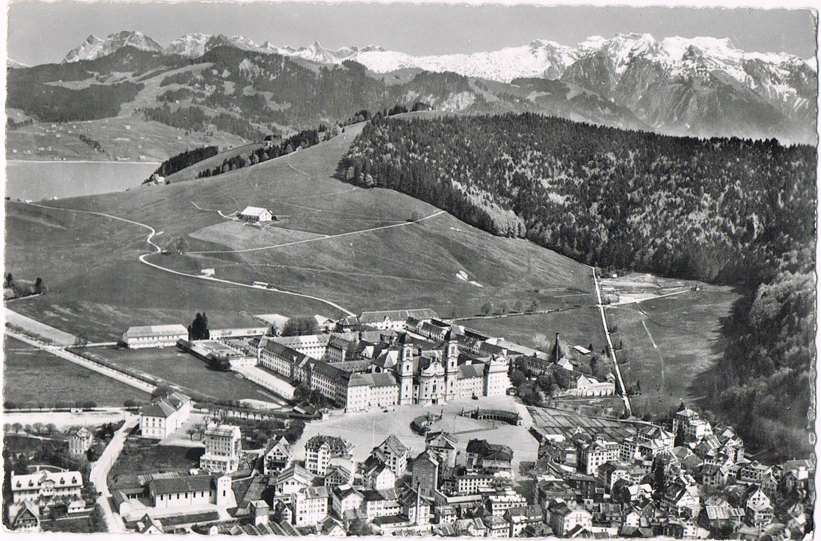 Cartes postales: Einsiedeln mit Glärnisch, Flugaufnahme – D'occasion à Buchs AG par Baerfisch