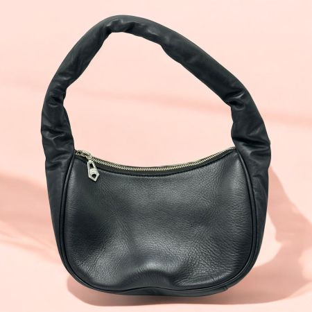 Sac porté épaule à anse matelassée LAS PEPAS en cuir noir