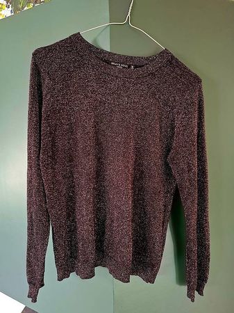 Dünnes Pulli mit Metall/Glitzer Fasern, Grösse M