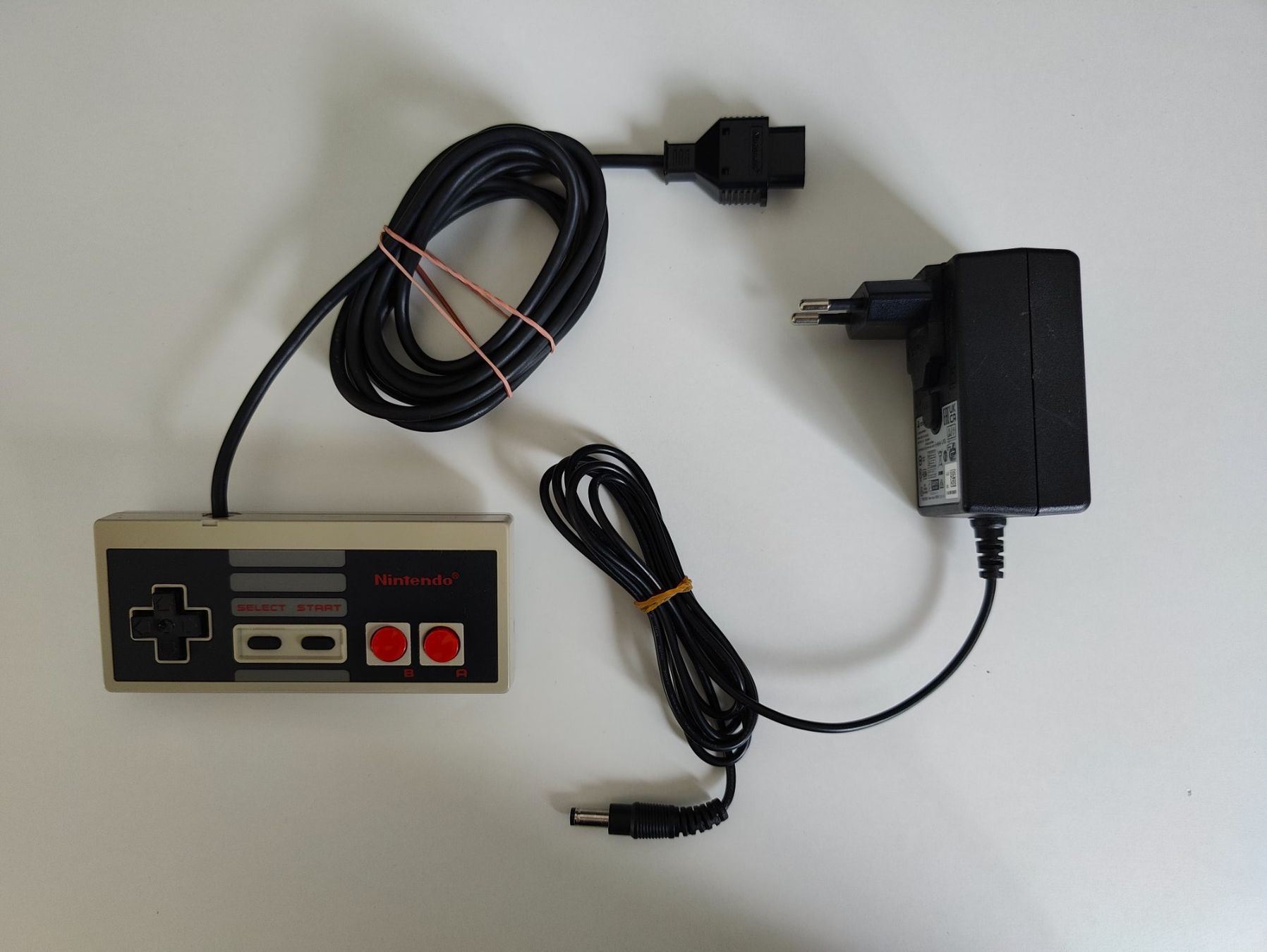 Nintendo Konsolen: Nintendo Entertainment System (NES) Konsole + Controller – Gebraucht aus Dintikon von Nightcom 6