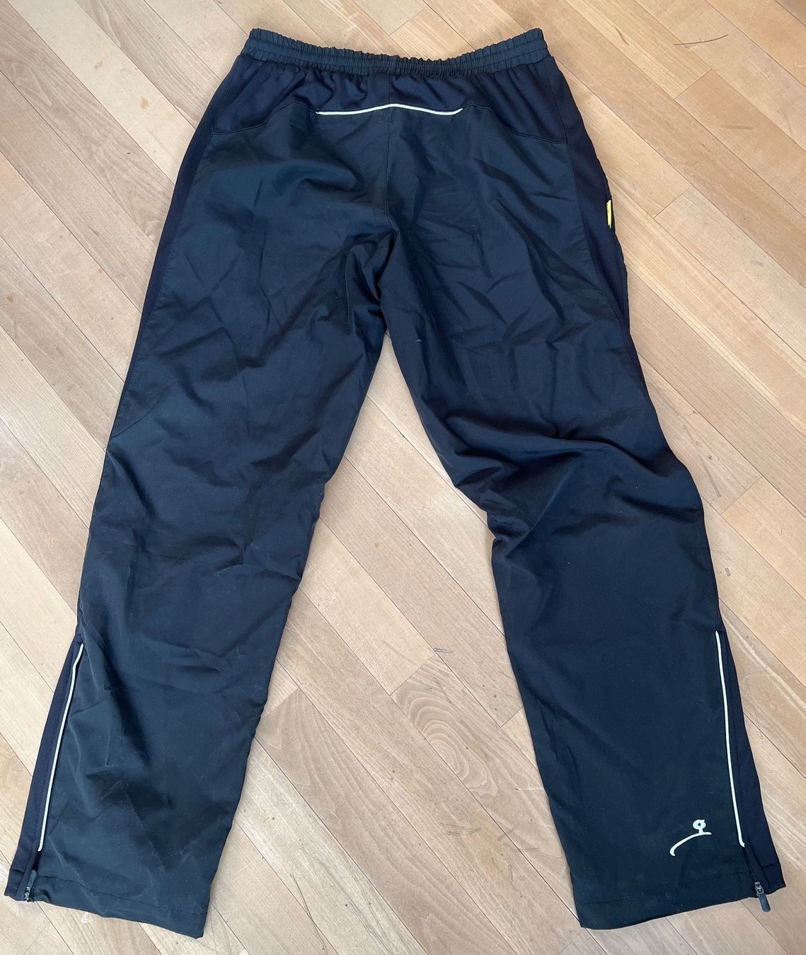 Pantaloni: Trainerhose Gpard – Usato da Liestal venduto da FlomiVivi 1