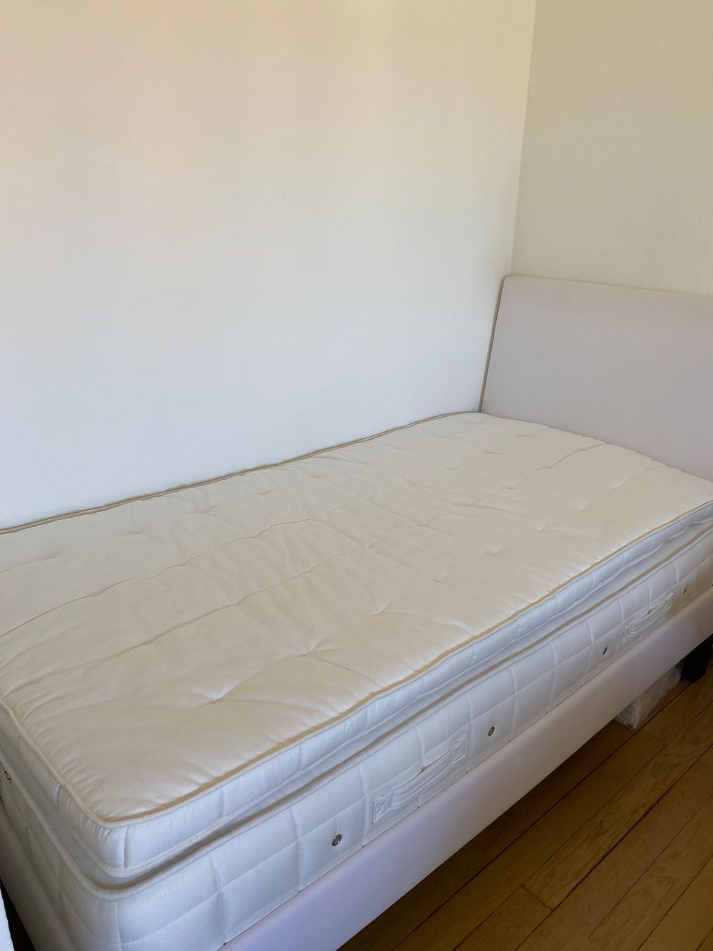 Matelas: Luxus Matratze + Topper – Neuf (Voir description) à Zürich par ves_w6wl