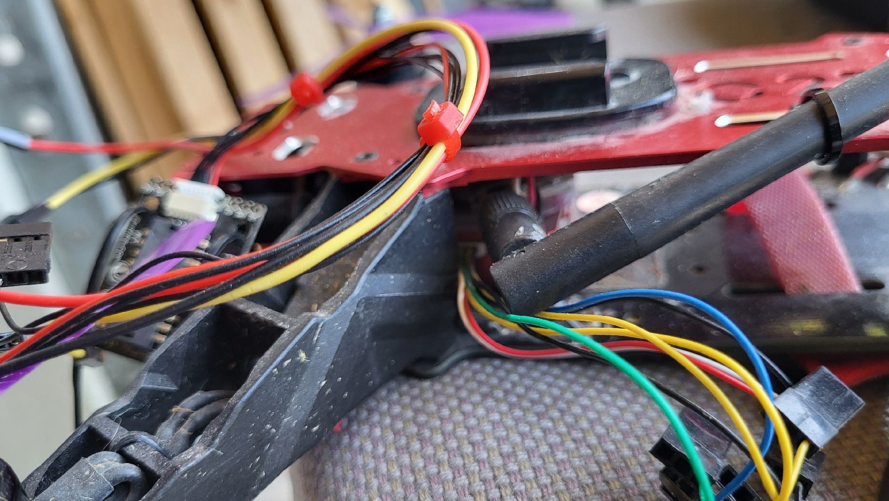 RC Modellbau: Drohnenbastelmaterial FPV Fat Shark – Defekt aus Seewis-Pardisla von Bis 6