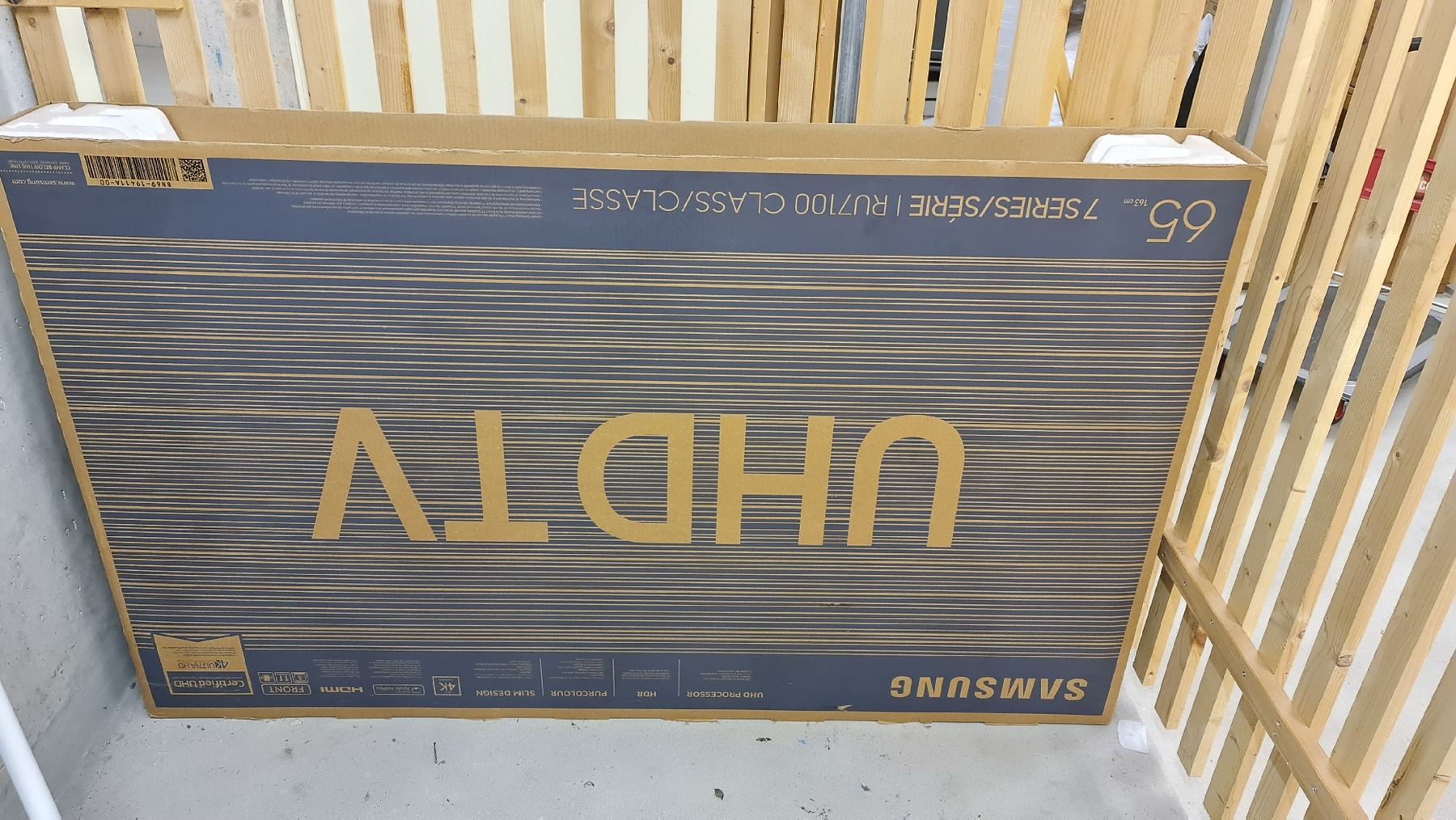 Samsung Fernseher: tv bench with samsung tv – Neu (gemäss Beschreibung) aus Neuenhof von ayesham 5