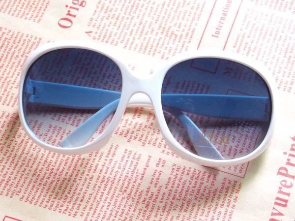 Brillen & Gläser: Lunettes soleil préférées paris Hilton – Neu und originalverpackt aus Morges von M-Store