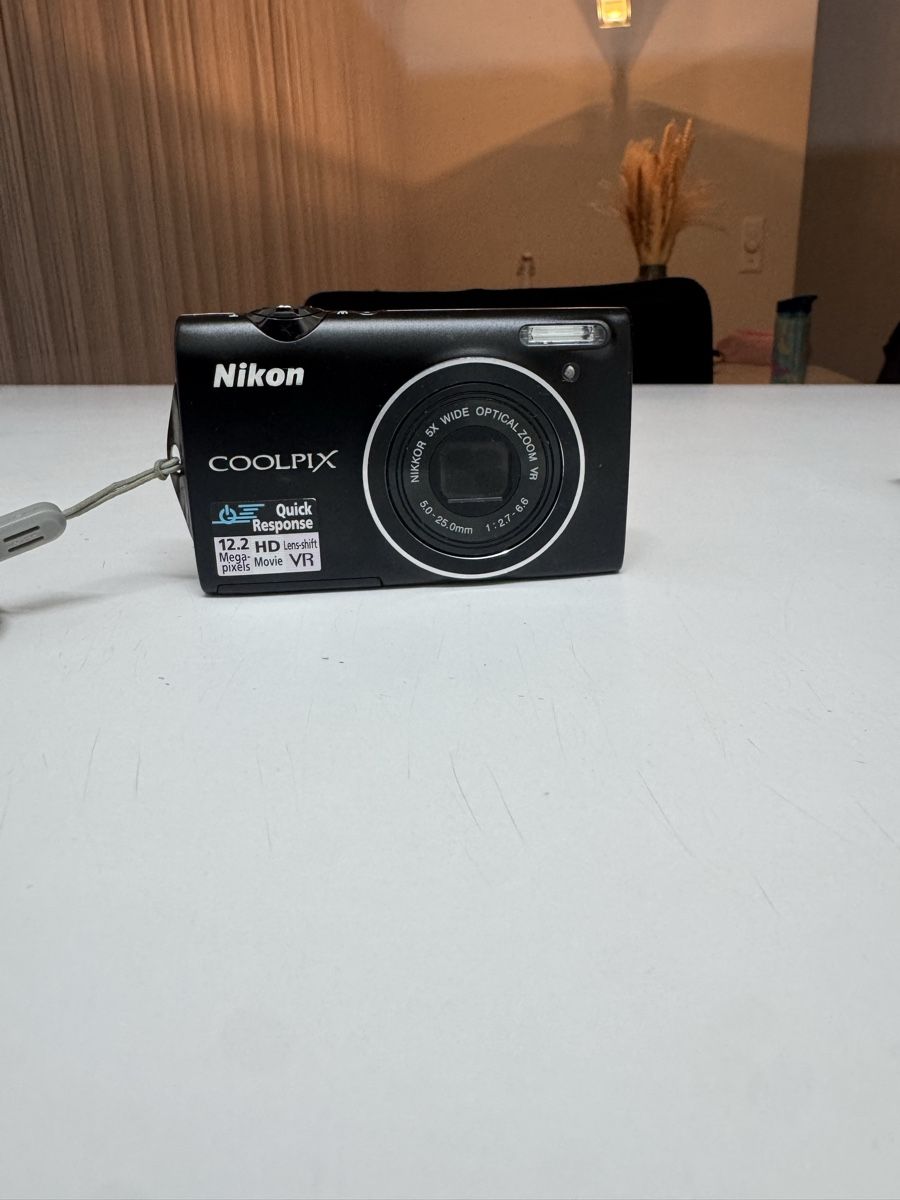 Nikon Fotocamera: Nikon Coolpix S5100: Kompaktkamera – Usato da Kloten venduto da dri_p76r