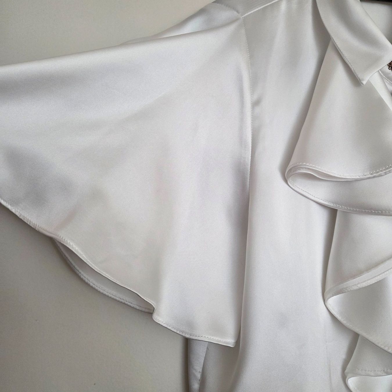 Zara Top: Top blanc Zara M – Usato da Onex venduto da AF. 4