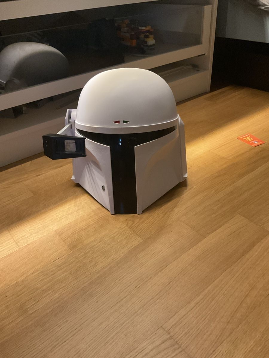 Abiti antichi: Mandalorian Helmet Prop Replica White Good Condition – Usato da Zürich venduto da vva_jd65 1