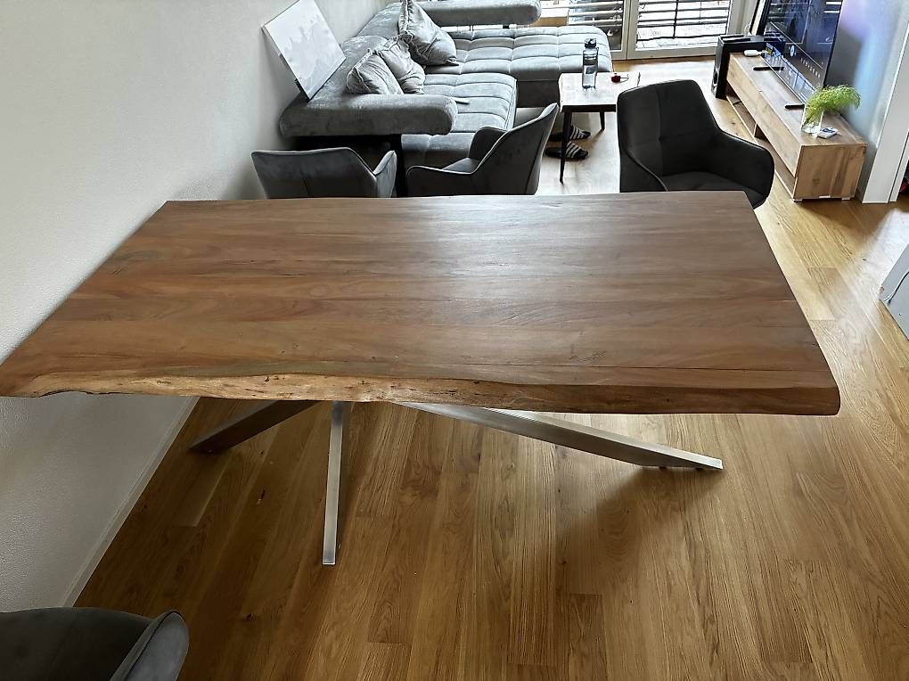Tische: Esstisch aus Holz – Gebraucht aus Basel von luc.ste 1