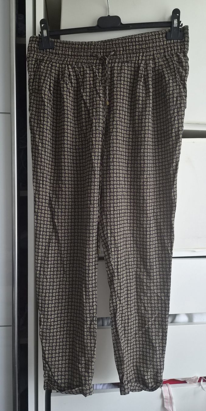 Massimo Dutti Pantaloni: Massimo Dutti schöne Hose Gr. M – Usato da Frenkendorf venduto da Moon111