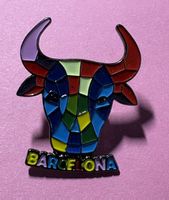 Pin Anstecknadel Barcelona Stier bunt NEU