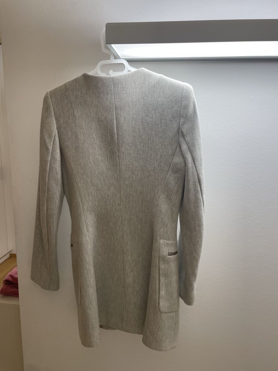 Zara Cappotti: Hellgrauer Mantel - zara – Nuovo (secondo la descrizione) da Küssnacht am Rigi venduto da Ginger027 1